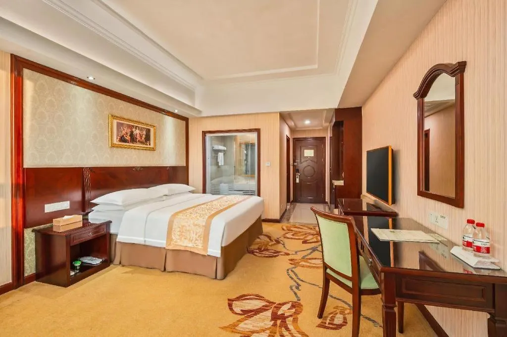 ***  Vienna Hotel Shenzhen International Exhibition Center Fuhai Qiaotou China