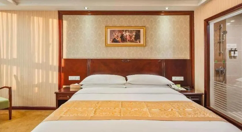 ***  Vienna Hotel Shenzhen International Exhibition Center Fuhai Qiaotou China